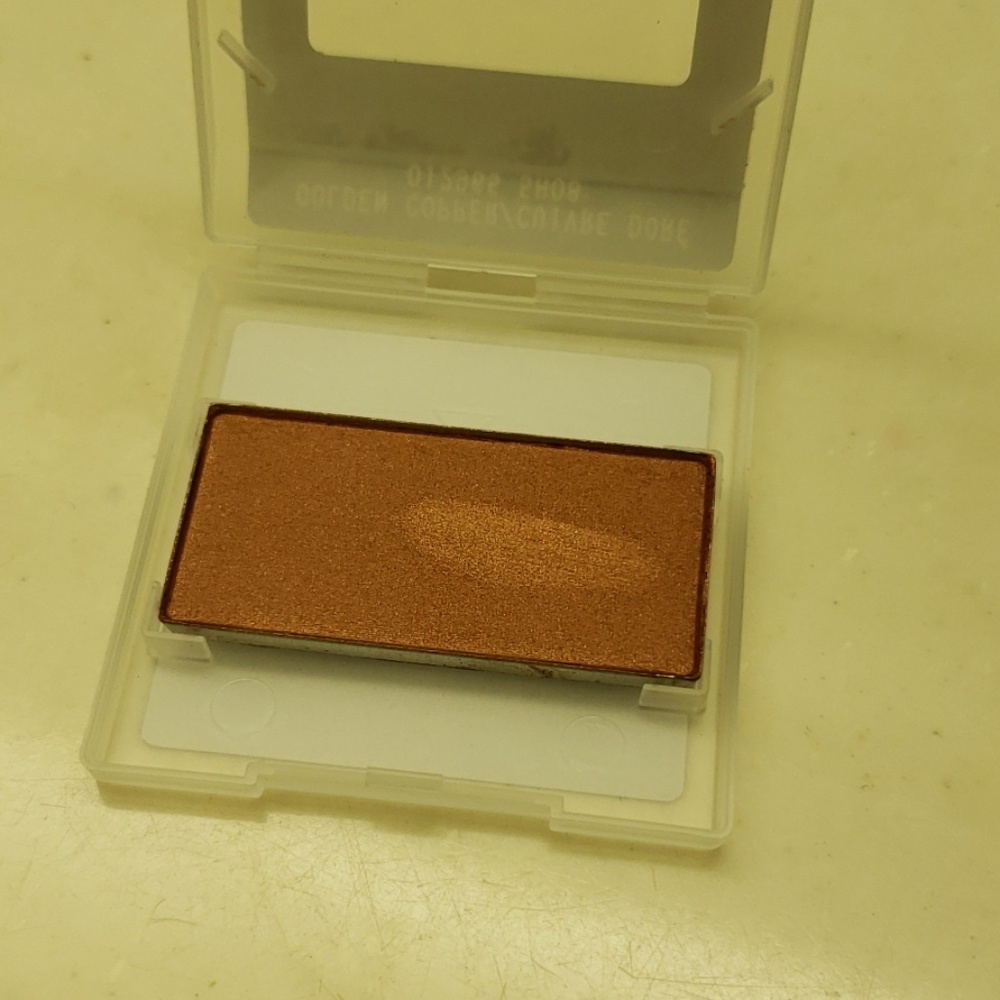 Makeup - Picture 2 of 2